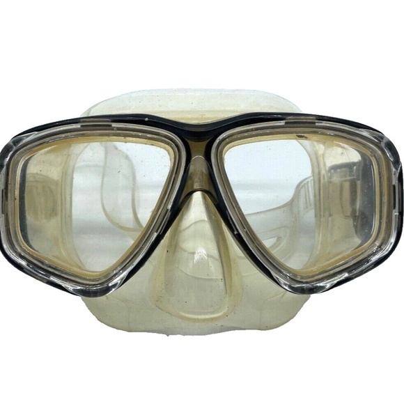 Dive/Snorkel Mask, Black/Clear, good used condition, adjustable - Picture 3 of 3
